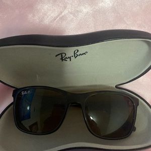 RAYBAN SUN GLASSES NEW CONDITION